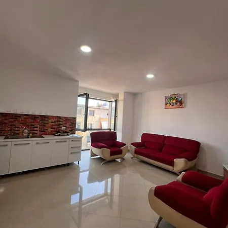 Kalpazo 21 * Tirana