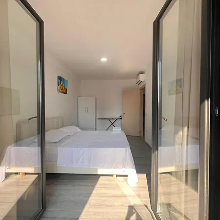 Kalpazo 21 * Tirana