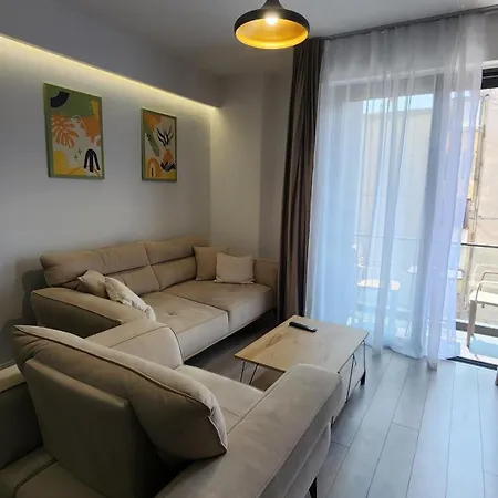 Kalpazo 21 * Tirana