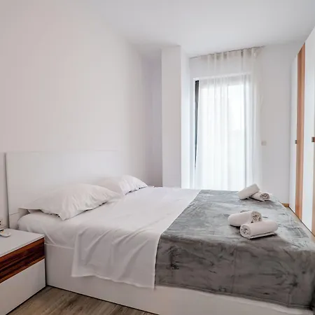 Kalpazo 21 * Tirana